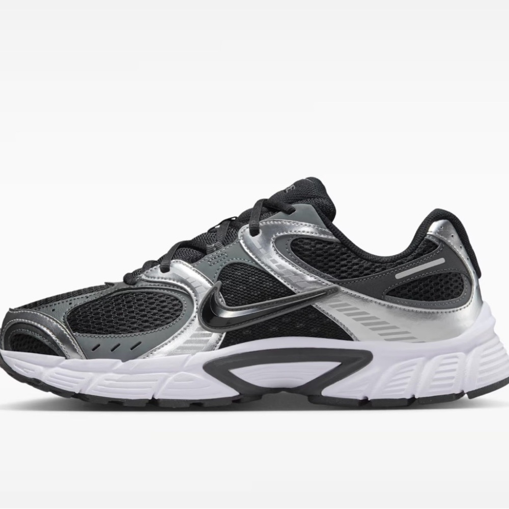 Nike V5 RNR  Shoe